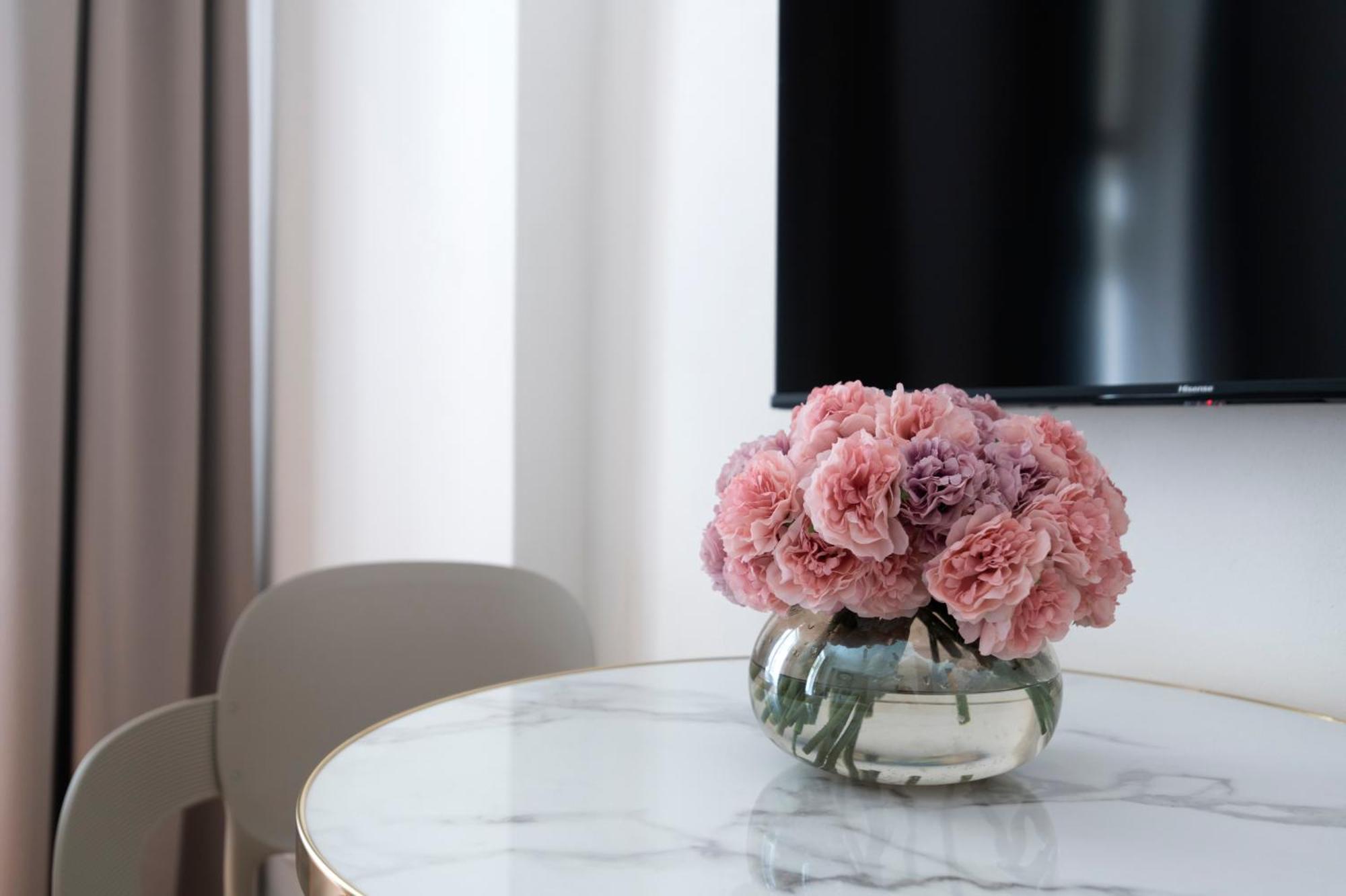 Encore Boutique By Dwellfort Praha